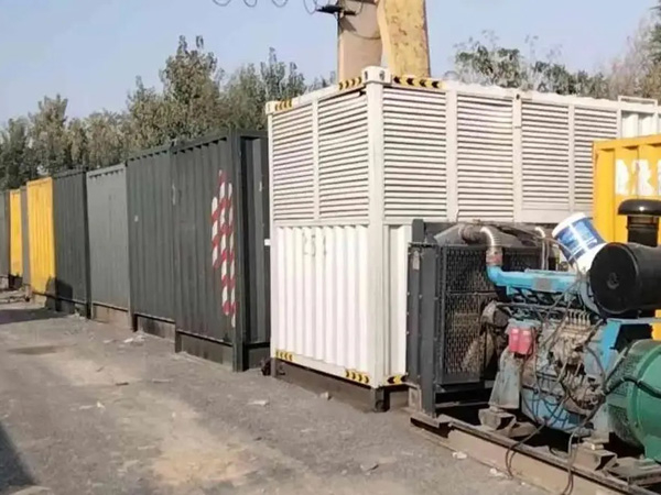 郭河镇200KW柴油发电机机组每小时油耗是多少？